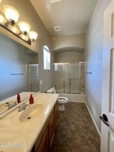 Bath - 2206 W Eagle Feather Rd, Phoenix, AZ 85085 photo 5 of 5