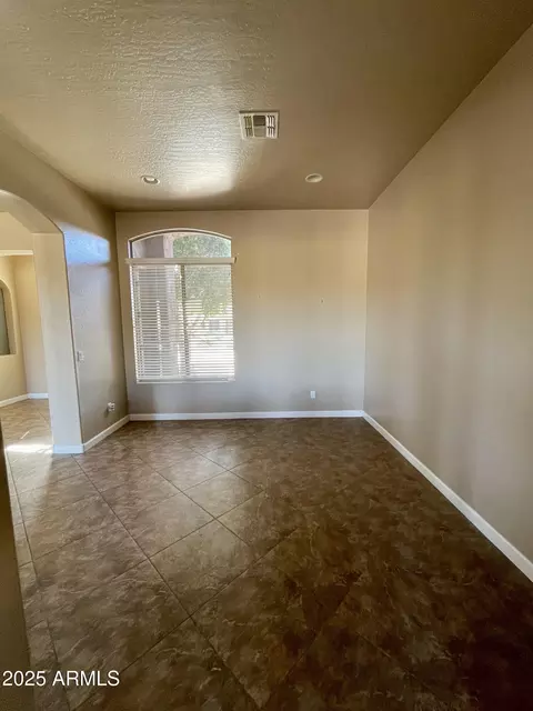 Living - 2206 W Eagle Feather Rd, Phoenix, AZ 85085 photo 3 of 5