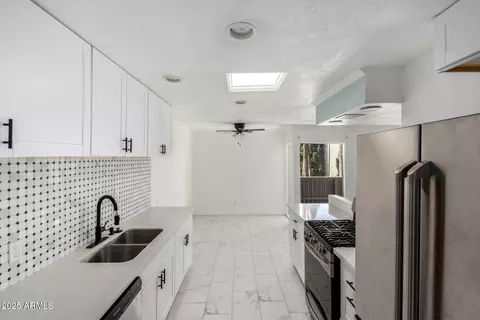 6767 N 7th St #212, Phoenix, AZ 85014