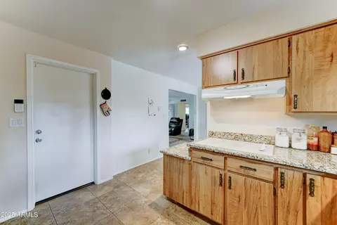 Kitchen - 6033 E Colby St, Mesa, AZ 85205 photo 2 of 4