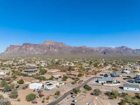 573 S Sun Rd #1, Apache Junction, AZ 85119