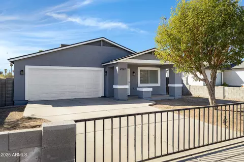 2927 W Monte Vista Rd, Phoenix, AZ 85009