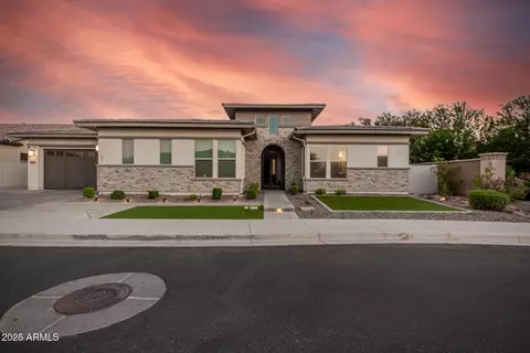 Exterior - 1925 E La Costa Dr, Gilbert, AZ 85298 photo 2 of 8