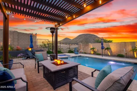 12924 W Caraveo Pl, Peoria, AZ 85383