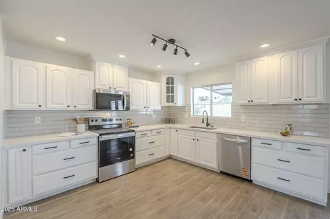 6808 W Sierra St, Peoria, AZ 85345