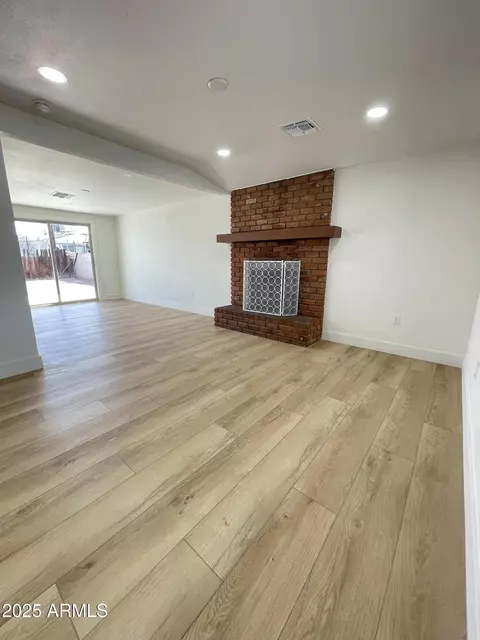 Living - 3807 N 64th Dr, Phoenix, AZ 85033 photo 2 of 2