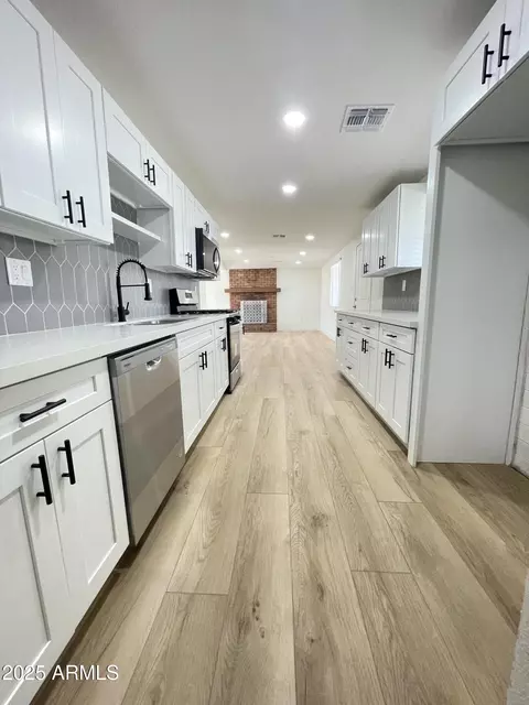 Kitchen - 3807 N 64th Dr, Phoenix, AZ 85033 photo 1 of 3