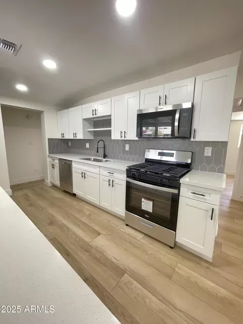 Kitchen - 3807 N 64th Dr, Phoenix, AZ 85033 photo 3 of 3
