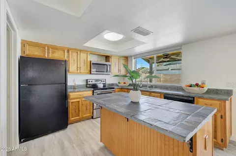 13633 N 40th Dr, Phoenix, AZ 85029 photo 6