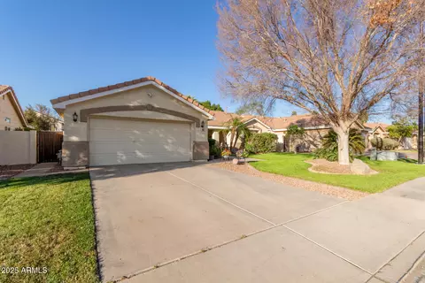 950 W Cooley Dr, Gilbert, AZ 85233 photo 2