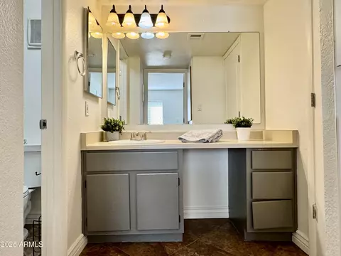 Bath - 3825 E Camelback Rd #292, Phoenix, AZ 85018 photo 2 of 2