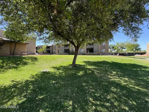 Exterior - 3825 E Camelback Rd #292, Phoenix, AZ 85018 photo 2 of 7