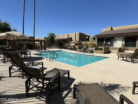 Exterior - 3825 E Camelback Rd #292, Phoenix, AZ 85018 photo 4 of 7