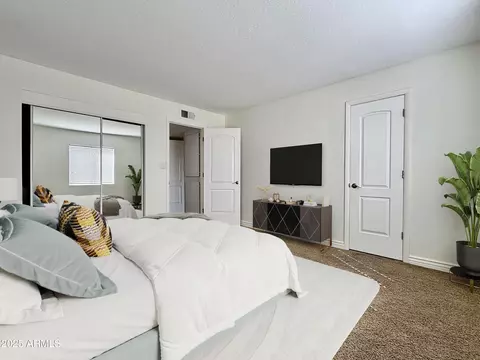 Bedroom - 3825 E Camelback Rd #292, Phoenix, AZ 85018 photo 2 of 5