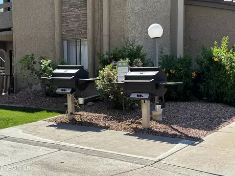Exterior - 3825 E Camelback Rd #292, Phoenix, AZ 85018 photo 6 of 7