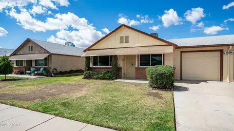 10216 N 95th Dr #A, Peoria, AZ 85345