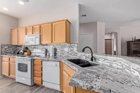 Kitchen - 11034 E Natal Ave, Mesa, AZ 85209 photo 2 of 4