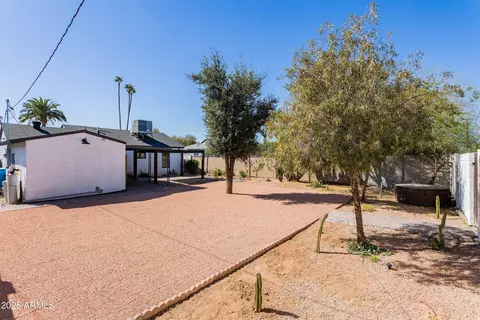 Exterior - 406 W Coolidge St, Phoenix, AZ 85013 photo 6 of 9