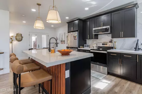 Kitchen - 406 W Coolidge St, Phoenix, AZ 85013 photo 3 of 4