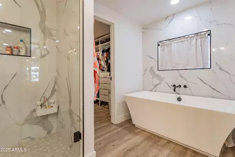 Bath - 406 W Coolidge St, Phoenix, AZ 85013 photo 2 of 3