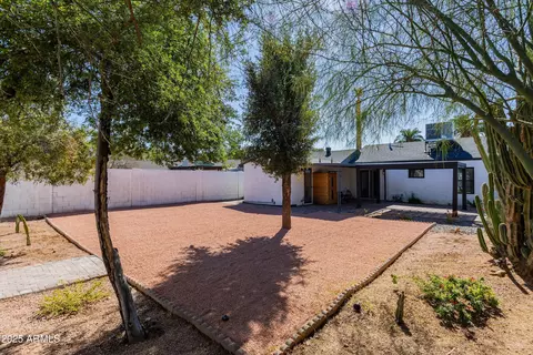 Exterior - 406 W Coolidge St, Phoenix, AZ 85013 photo 5 of 9