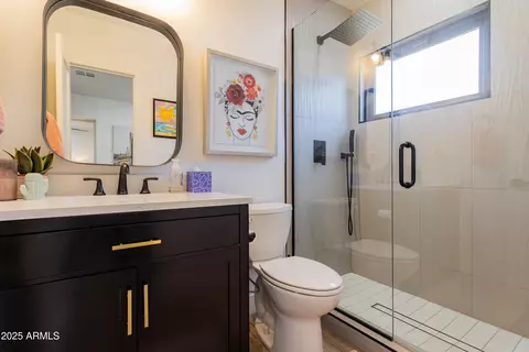 Bath - 406 W Coolidge St, Phoenix, AZ 85013 photo 3 of 3