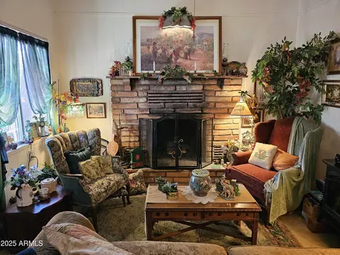 Living - 202 E Frontier St, Payson, AZ 85541 photo 2 of 2