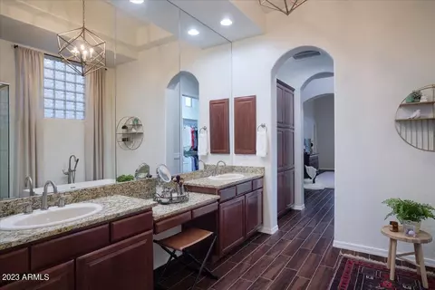 Bath - 3634 E Sands Dr, Phoenix, AZ 85050 photo 1 of 5