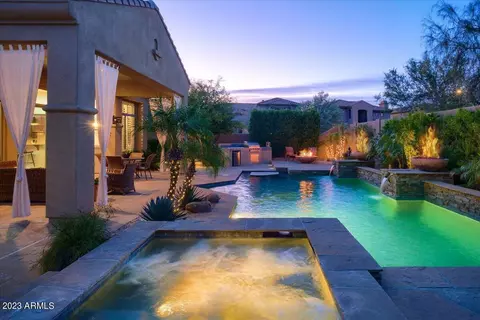 Exterior - 3634 E Sands Dr, Phoenix, AZ 85050 photo 11 of 13