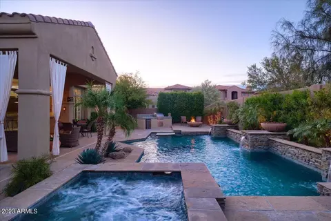 Exterior - 3634 E Sands Dr, Phoenix, AZ 85050 photo 10 of 13