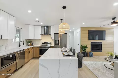 2244 E Janice Way, Phoenix, AZ 85022