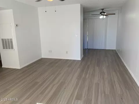 Living - 2104 Eugie Ter, Phoenix, AZ 85022 photo 2 of 2