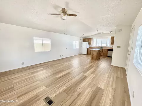 318 S Crismon Rd #83, Mesa, AZ 85208