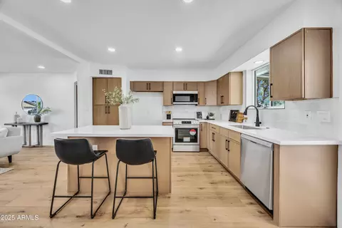 3037 E Pueblo Ave, Mesa, AZ 85204