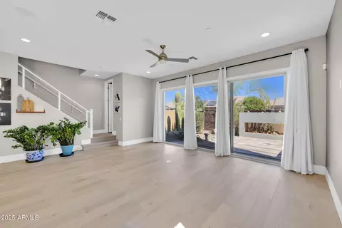 1936 W Kinfield Trl, Phoenix, AZ 85085