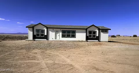 27360 N Miracle Ln, Paulden, AZ 86334