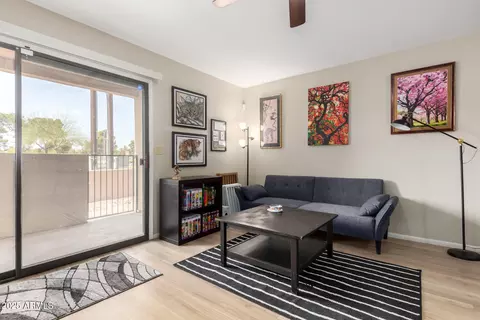 715 S Extension Rd #70, Mesa, AZ 85210