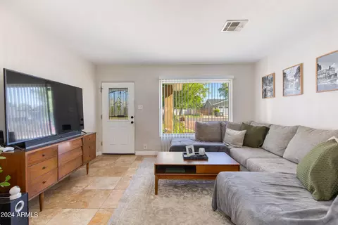 3041 E Roma Ave, Phoenix, AZ 85016 photo 2