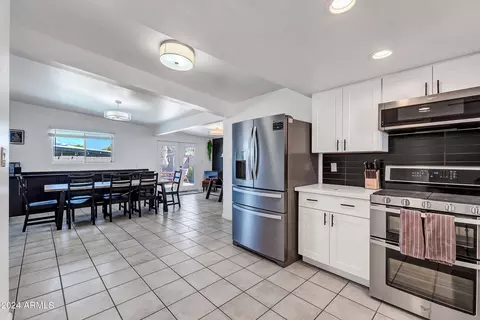 3702 E Laurel Ln, Phoenix, AZ 85028 photo 18