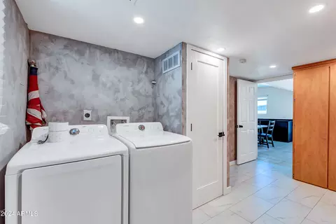 3702 E Laurel Ln, Phoenix, AZ 85028 photo 26