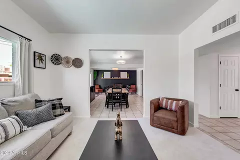 3702 E Laurel Ln, Phoenix, AZ 85028 photo 11