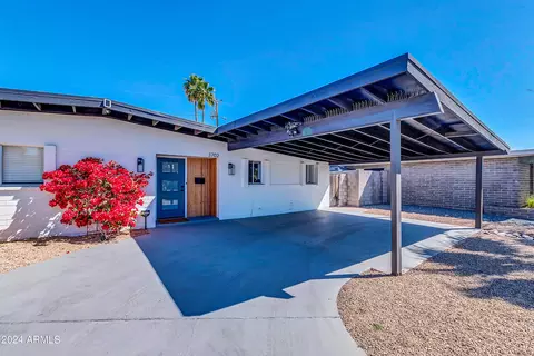 3702 E Laurel Ln, Phoenix, AZ 85028 photo 6