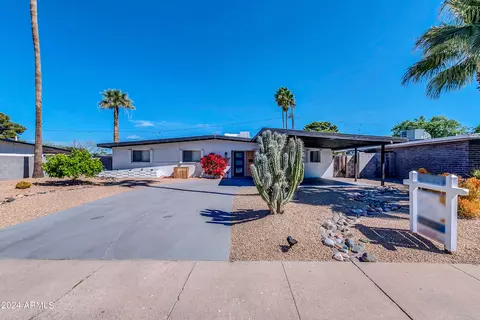 3702 E Laurel Ln, Phoenix, AZ 85028