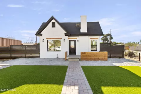 2601 E Willetta St, Phoenix, AZ 85008