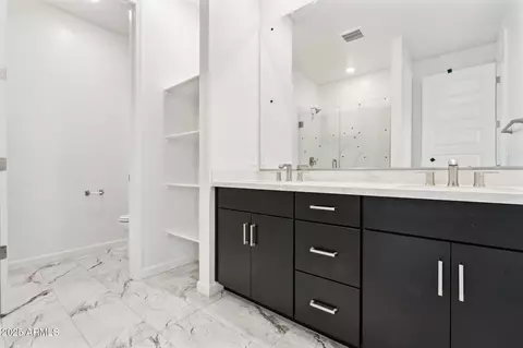 Bath - 1123 E Mcneil St, Phoenix, AZ 85042 photo 1 of 5