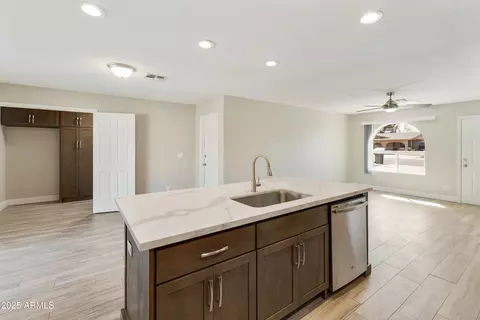 2530 E Randall Dr, Tempe, AZ 85288 photo 4