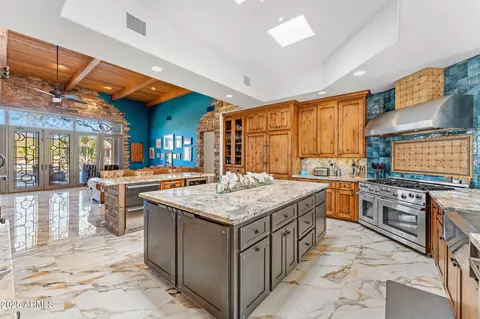 Kitchen - 5100 E Cloud Rd, Cave Creek, AZ 85331 photo 1 of 3