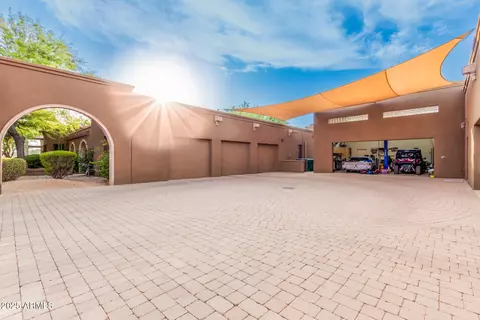 Exterior - 5100 E Cloud Rd, Cave Creek, AZ 85331 photo 4 of 15