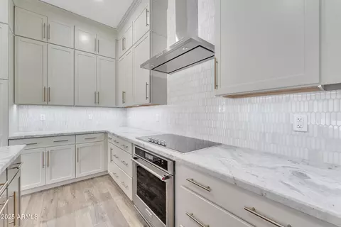 Kitchen - 2458 E Lark St, Gilbert, AZ 85297 photo 4 of 5