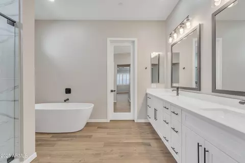 Bath - 2458 E Lark St, Gilbert, AZ 85297 photo 1 of 6